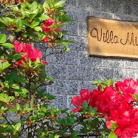B&B Villa Mirella Casnate Con Bernate Exterior photo